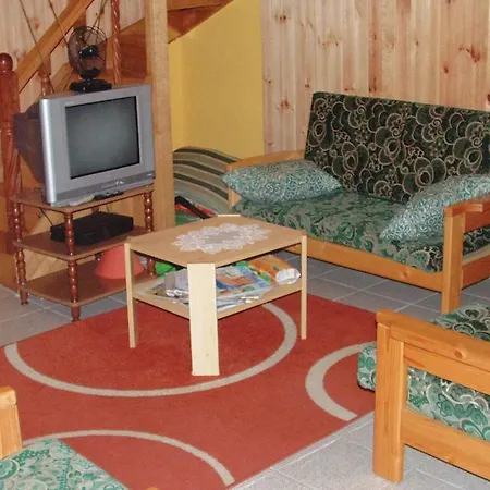 Three Bedroom Holiday In Balatonmariafurdo